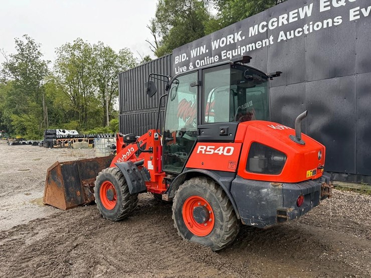 2023-kubota-r540-image-2