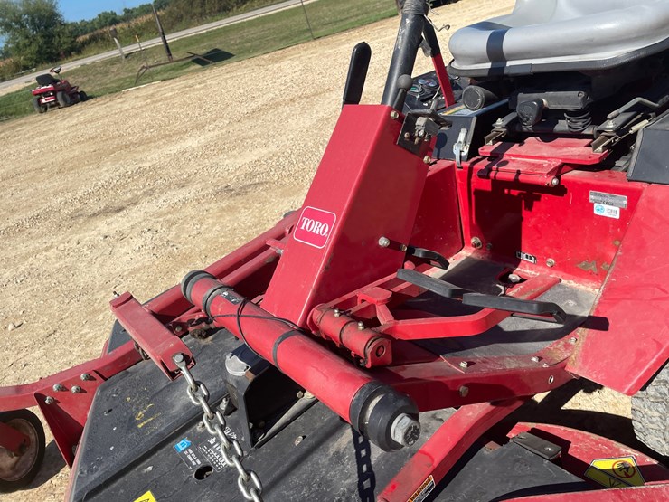#1252-•-toro-328d-groundmaster-front-cut-diesel-mower-image-13