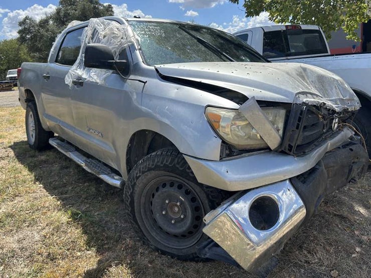 2013-toyota-tundra-image-3