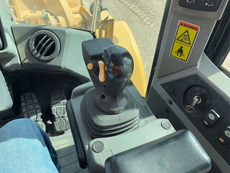 2012-caterpillar-950k-image-14
