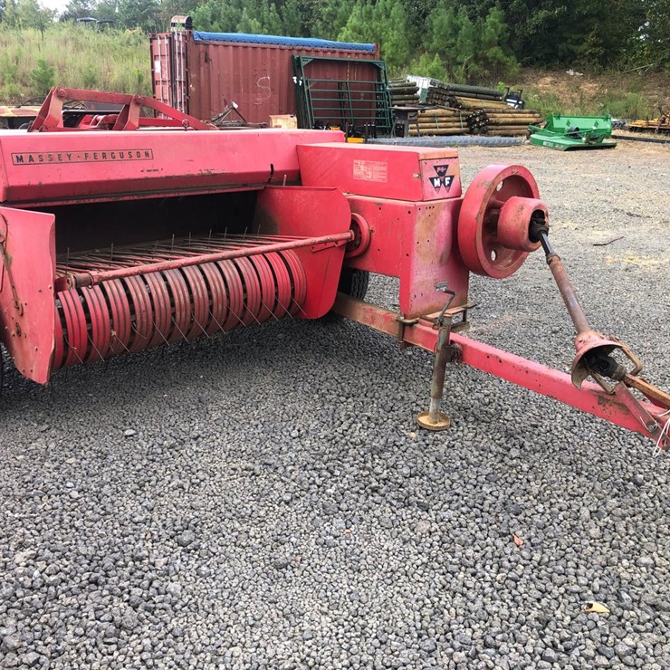 MASSEY-FERGUSON 12