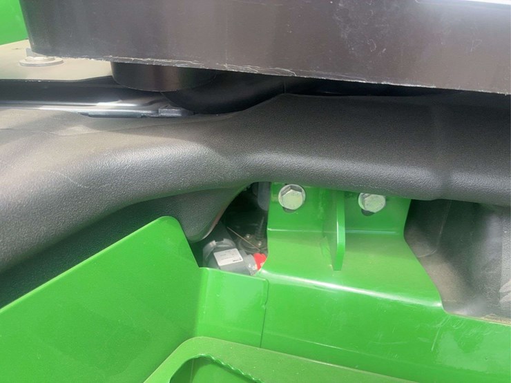 2022-john-deere-r-image-28