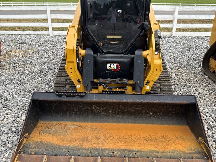 2024-caterpillar-255-image-2