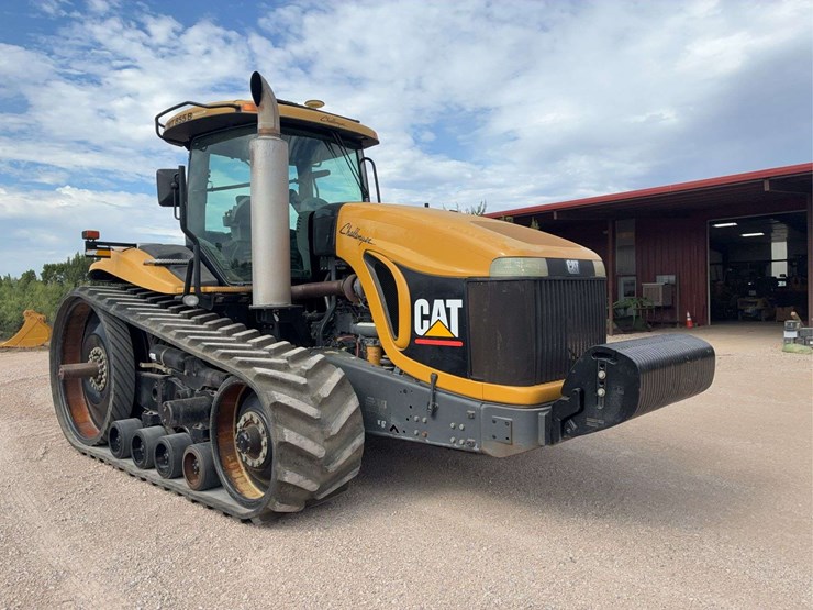 2005-challenger-cat-mt-855-b-belted-tractor-image-2