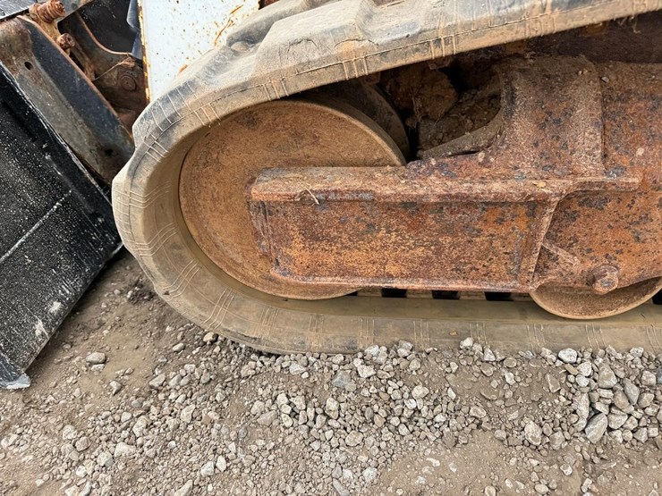 2019-bobcat-t595-image-14