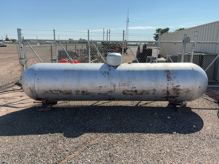 silver-tank-image-1