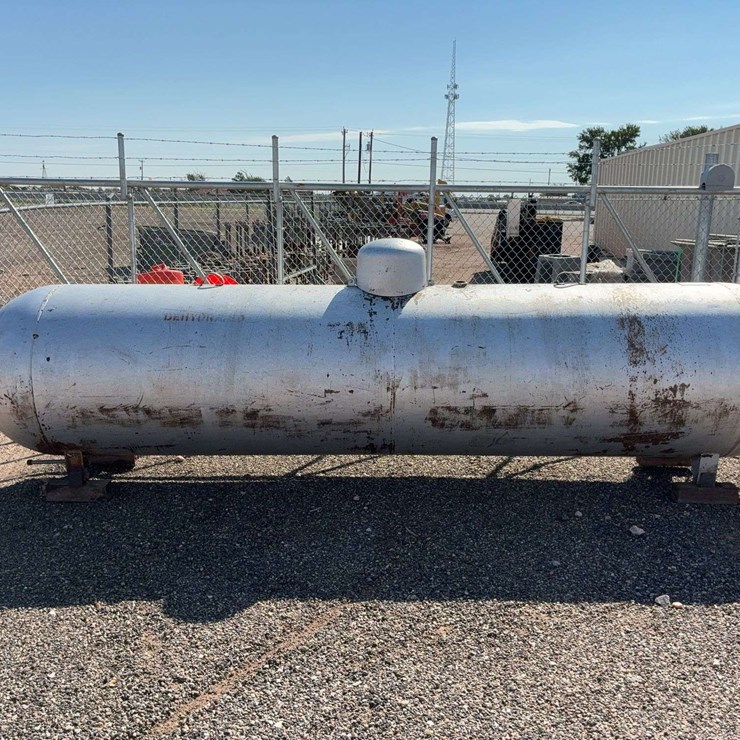 Silver Tank