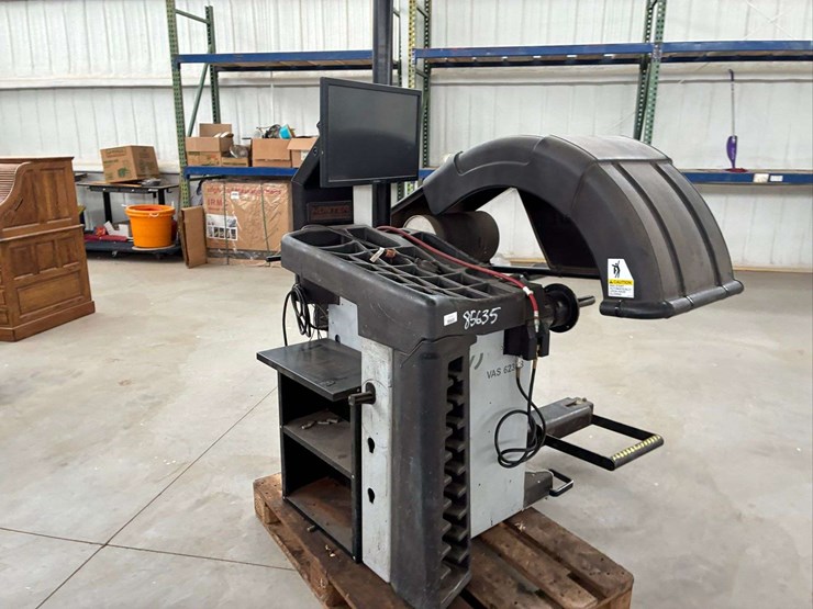 vas-6230b-hunter-hammerhead-wheel-balancer-image-2