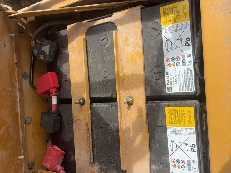 2018-caterpillar-d6t-xl-image-37