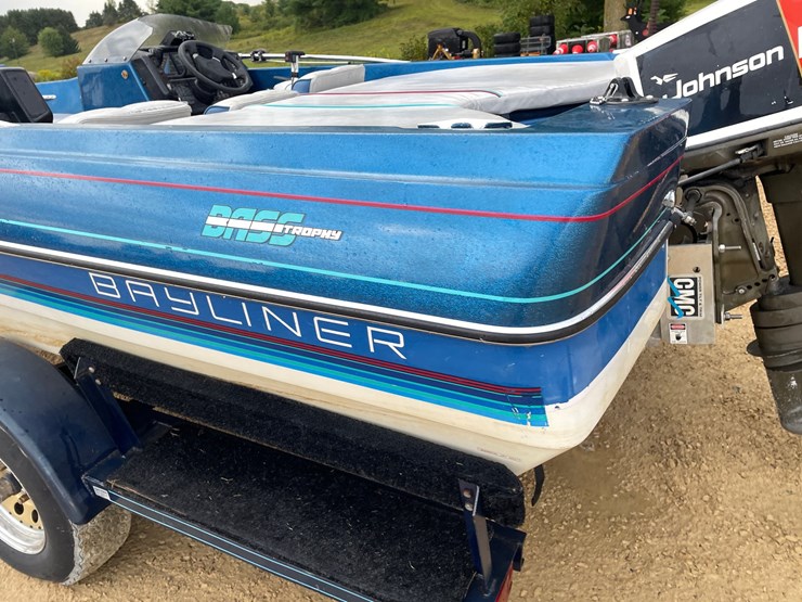 #1258-•-1988-18'-bayliner-bass-trophy-boat-(has-wi-title)-image-17