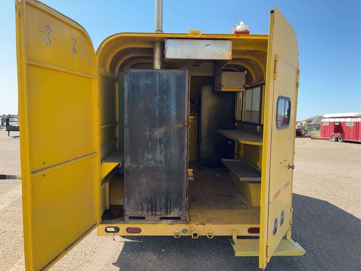 2004-reyes-trailers-enclosed-cargo-trailer-image-16