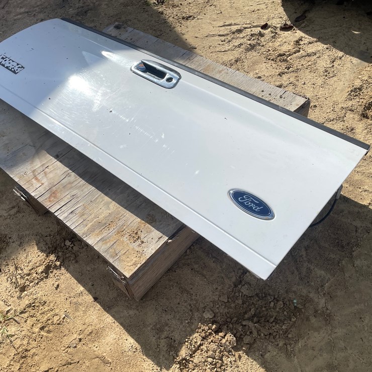 #3877 • Ford Super Duty Tailgate