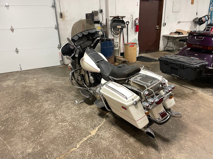 #1251-•-1986-harley-davidson-electric-glide-classic-motorcycle-(has-wi-title)-image-6