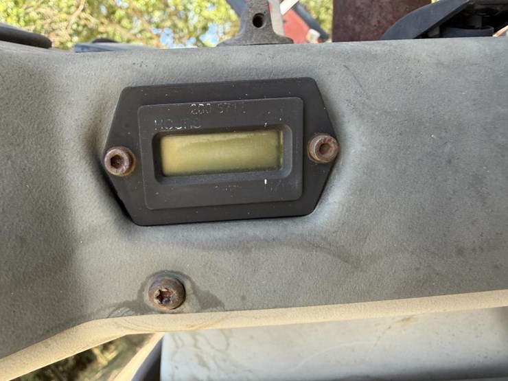caterpillar-cb-534d-image-13