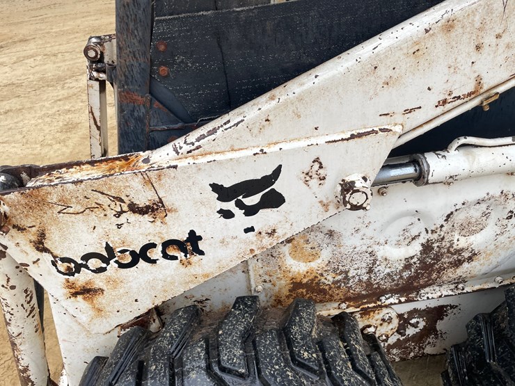 #313-•-bobcat-7222-hydrostatic-skidsteer-image-14
