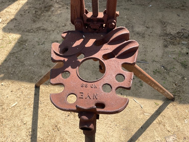 #3864-•-pipe-vise-stand-image-6