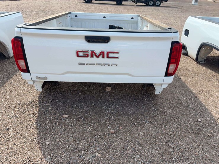 2019-2023-gmc-sierra-truck-bed-image-8