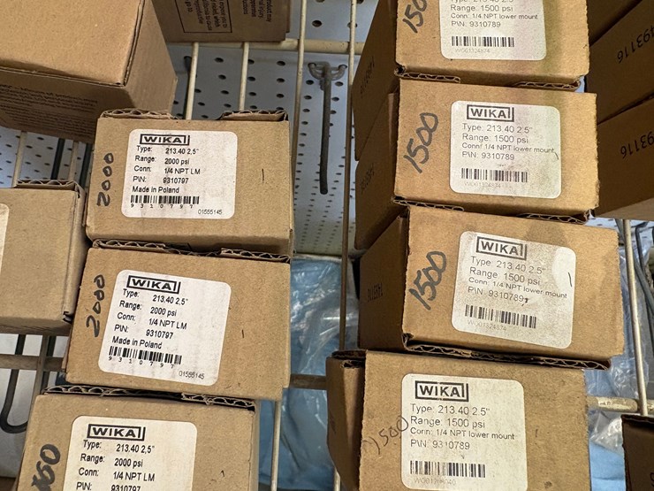 lot-of-(40)-assorted-wika-liquid-filled-pressure-gauges-image-9