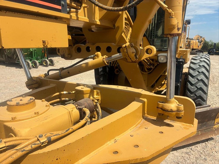 2002-caterpillar-140h-image-12
