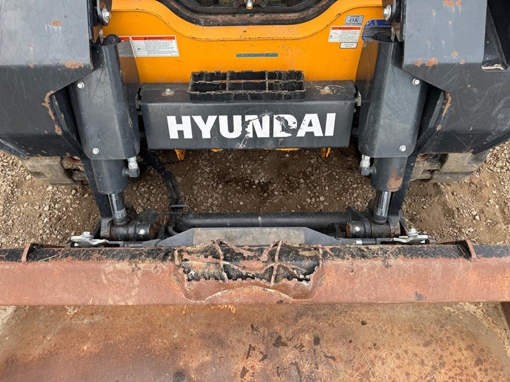 2023-hyundai-ht100v-image-11