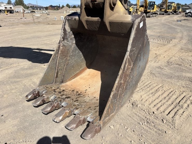 2013-komatsu-pc360-lc-10-image-22
