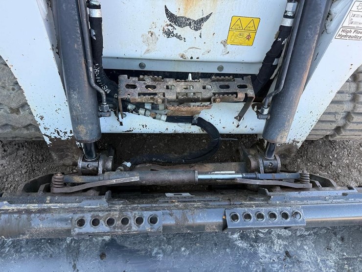 2023-bobcat-t770-image-10