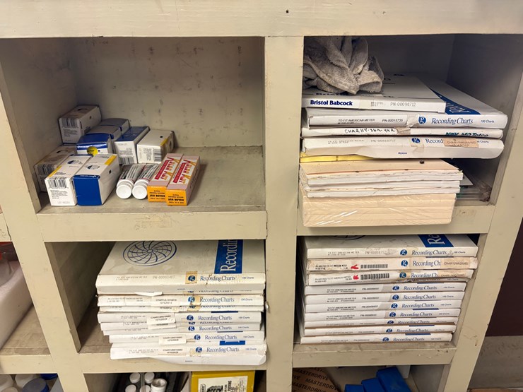 18-bin-shelf-w/-contents-image-6