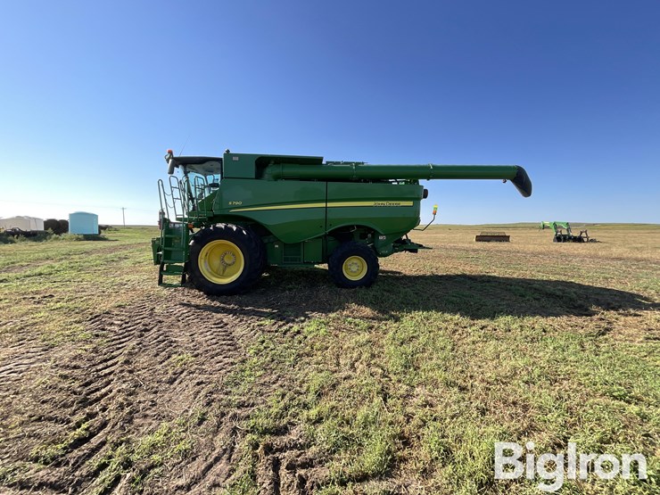 2019-john-deere-s790-image-9