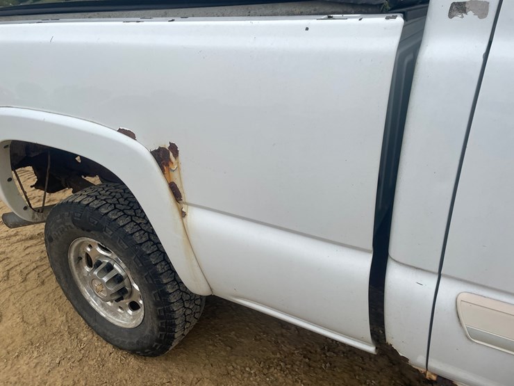 2005-chevrolet-silverado-2500-image-21