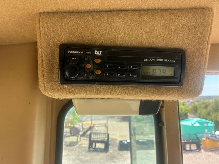 2002-caterpillar-140h-image-23