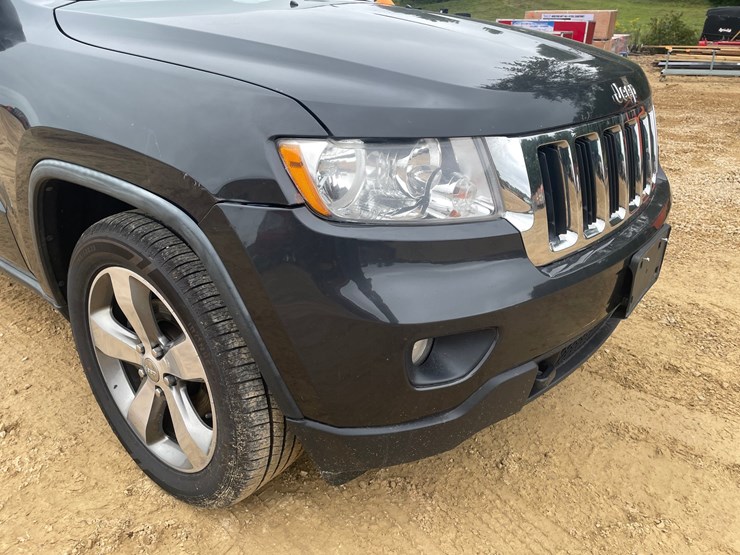 2011-jeep-grand-cherokee-laredo-image-15