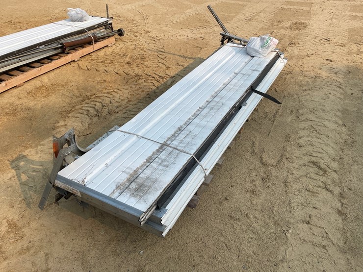 #3838-•-9'-w-x-8't-non-insulated-garage-door-image-1