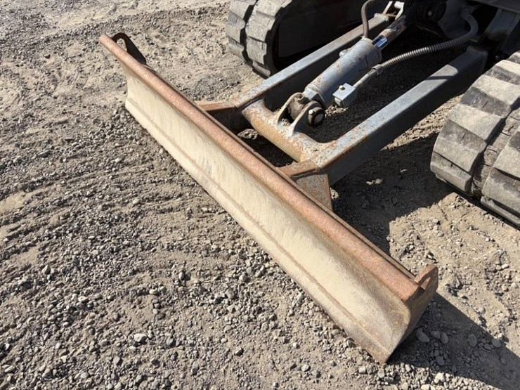2014-takeuchi-tb235-image-14