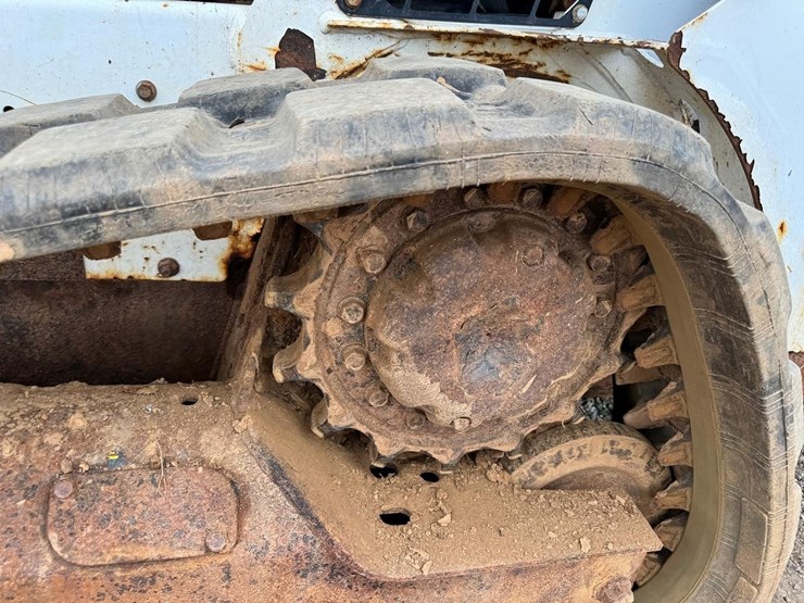 2019-bobcat-t595-image-15
