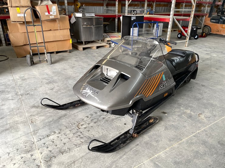 #1233-•-1990-ski-doo-formula-mx-440-(sells-with-bill-of-sale-only)-image-1