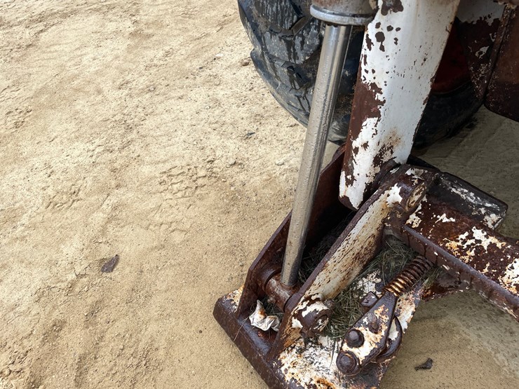 #313-•-bobcat-7222-hydrostatic-skidsteer-image-41