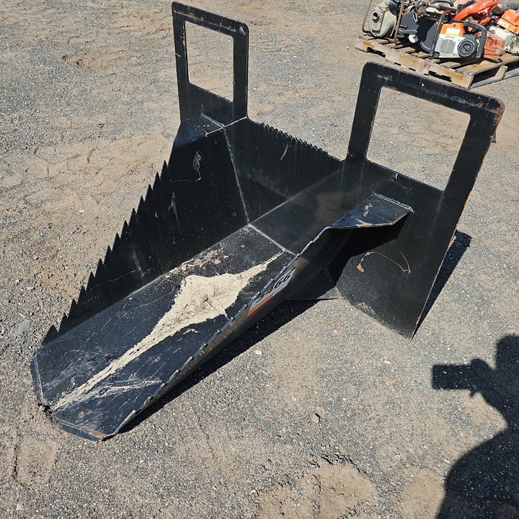 STUMP BUCKET