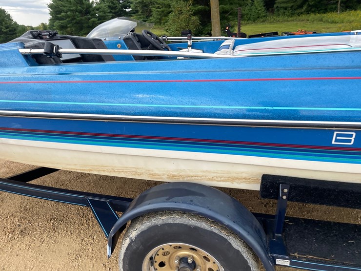 #1258-•-1988-18'-bayliner-bass-trophy-boat-(has-wi-title)-image-18