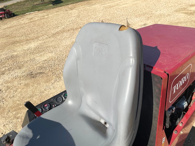 #1252-•-toro-328d-groundmaster-front-cut-diesel-mower-image-25