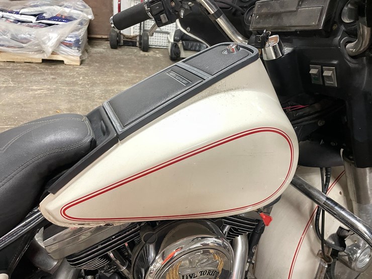 #1251-•-1986-harley-davidson-electric-glide-classic-motorcycle-(has-wi-title)-image-19
