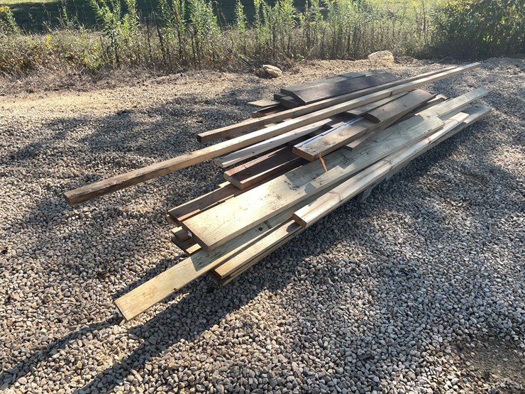 #3869-•-pallet-of-misc.-lumber-image-3