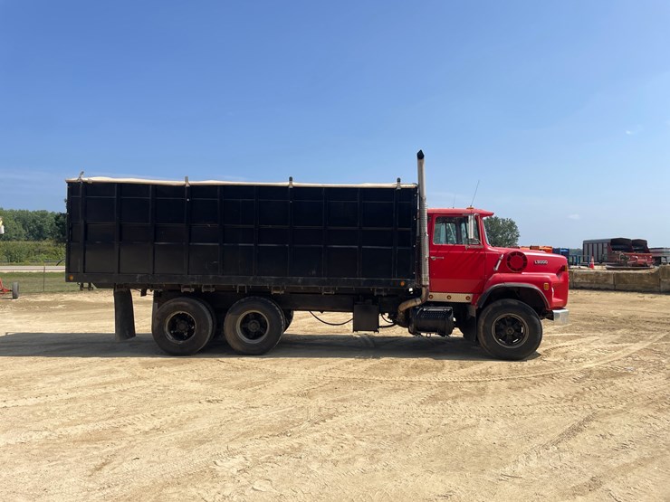 1980-ford-l9000-image-4