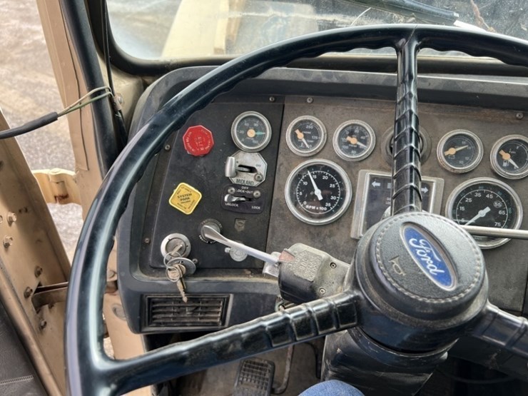 1989-ford-lt9000-image-25