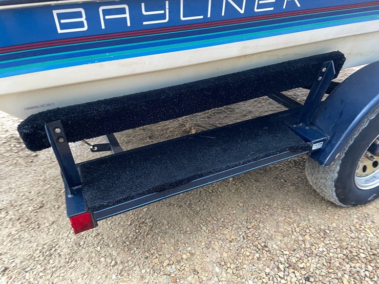 #1258-•-1988-18'-bayliner-bass-trophy-boat-(has-wi-title)-image-92