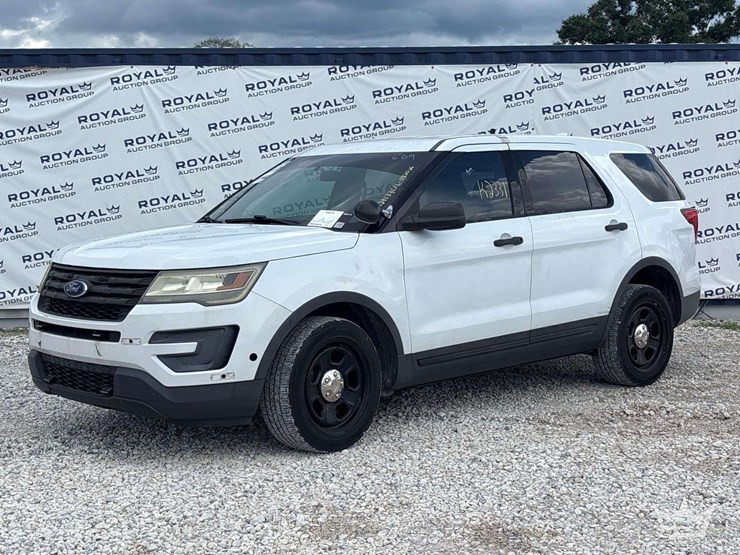 2016-ford-explorer-image-1