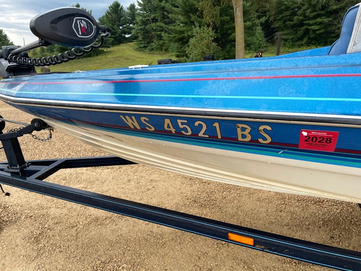 #1258-•-1988-18'-bayliner-bass-trophy-boat-(has-wi-title)-image-20