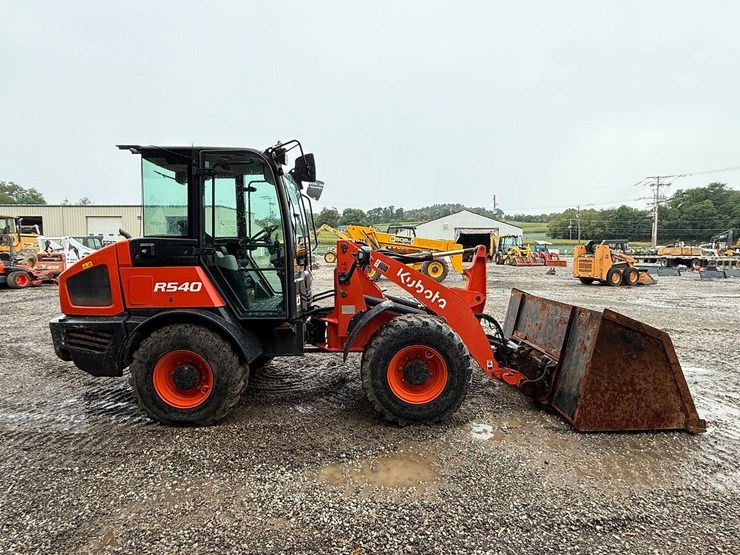 2023-kubota-r540-image-5