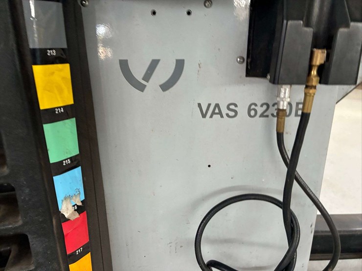 vas-6230b-hunter-hammerhead-wheel-balancer-image-9