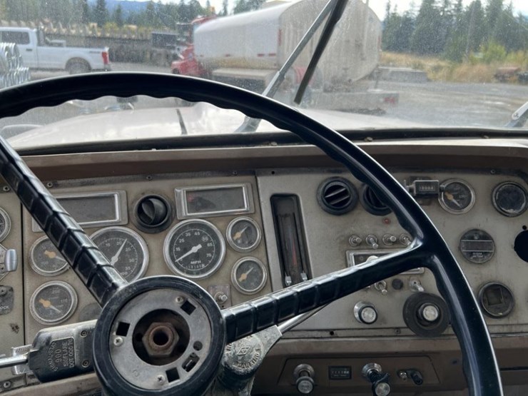 1991-ford-lt9000-image-28