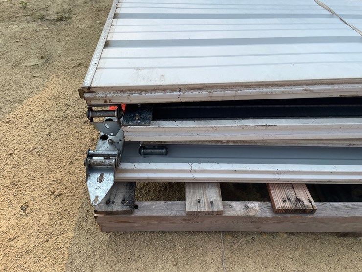 #3837-•-9'-w-x-8't-non-insulated-garage-door-image-12